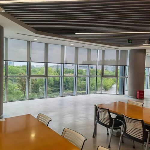 Wuhan Technical College of Communications Library – Automated Roller Blinds for Optimal Light Control